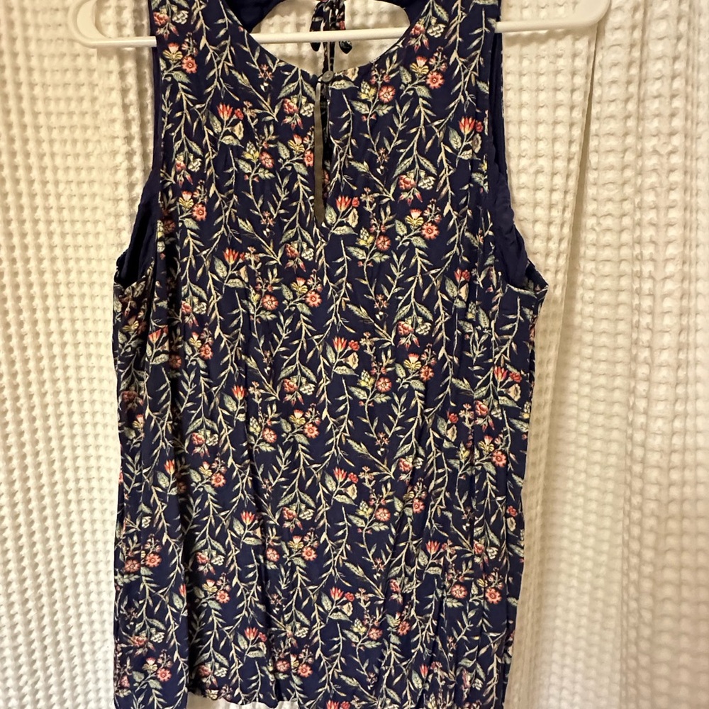 LOFT sleeveless keyhole blouse